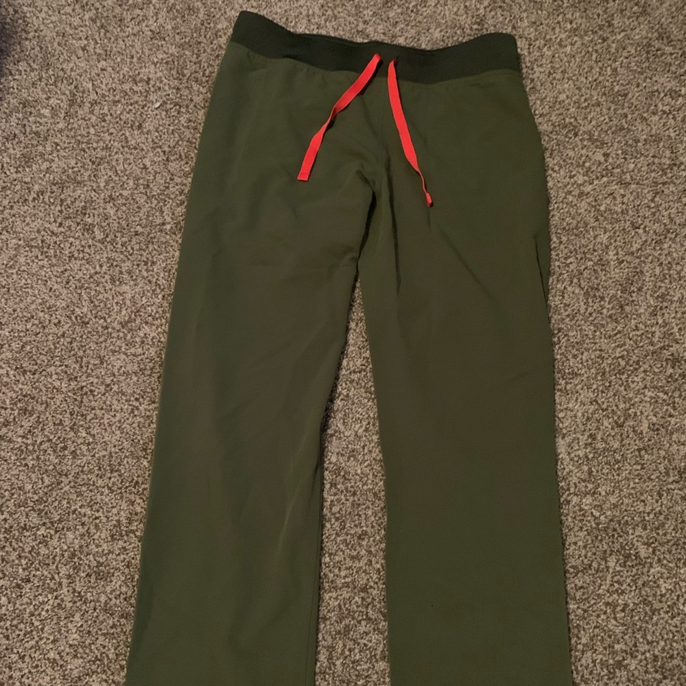 Figs medium petite scrub pants